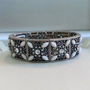 Vintage, Antique-look Stretch Bracelet